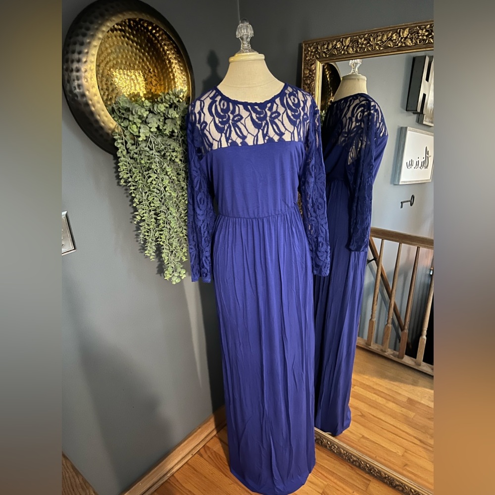 Elegant Maxi Dress w/Lace (Royal Blue)